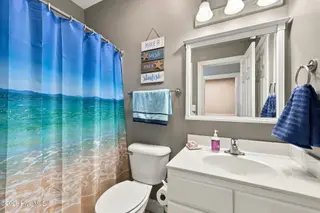 1931 Kingfisher Drive, Morehead City, NC 28557 — 3-bedroom home in Brooke Woods, Morehead City, NC, photo 18 of 40: 1931 Kingfisher Dr