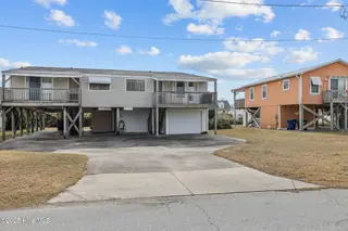 104 Robin Avenue, Atlantic Beach, NC 28512 – photo 4: 104 Robin Ave