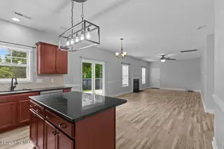 302 First Post Road, Jacksonville, NC 28546 — 4-bedroom home in Towne Pointe, Jacksonville, NC, photo 13 of 38: Kitchen