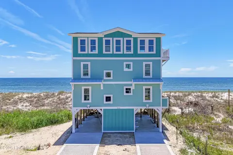 5515 E Beach Drive, Oak Island