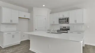 725 Lazy Elm Lane, Aberdeen, NC 28315 – photo 6: Kitchen
