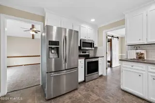 607 Shelley Drive, Goldsboro, NC 27534 — 3-bedroom home in Mimosa Park, Goldsboro, NC, photo 9 of 49: 31-web-or-mls-DSC02003
