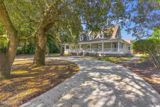 300 Cabbage Inlet Lane, Wilmington, NC 28409 — 4-bedroom home, Wilmington, NC, photo 5 of 76: 4_300 cabbage inlet ln-00004