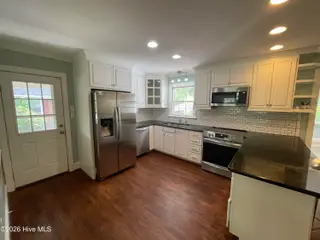 106 W Berkshire Road, Greenville, NC 27858 – photo 7: Kitchen