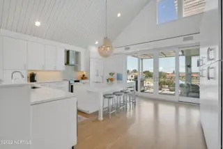 910 S Lumina Avenue, Wrightsville Beach, NC 28480 – photo 15: 910SouthLuminaAvenue-39