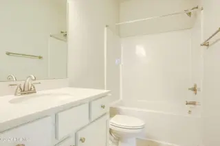 202 Broadleaf Drive, Jacksonville, NC 28546 – photo 21: Second Bathroom