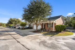 5300 Christian Drive, Wilmington, NC 28403 – photo 6: 4-web-or-mls-DSC02228
