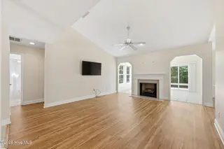1007 Barkentine Drive, New Bern, NC 28560 – photo 3: Living Room