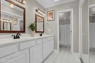 724 Azalea Drive 433, Hampstead, NC 28443 – photo 23: Master Bathroom