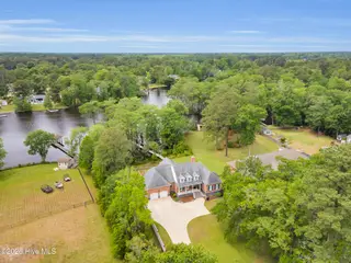 611 Creekwood Drive, Trent Woods, NC 28562 – photo 2: 611 Creekwood Drive
