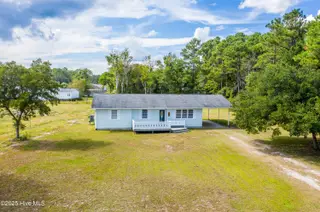 767 E Ocean Road, Holly Ridge, NC 28445 — 3-bedroom home, Holly Ridge, NC, photo 6 of 39: 767 E Ocean Rd, Holly Ridge, NC