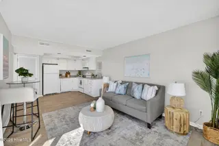 1102 N Lumina Avenue N Apt B3, Wrightsville Beach, NC 28480 – photo 14: 1102NLuminaAvenueUnitB3-10