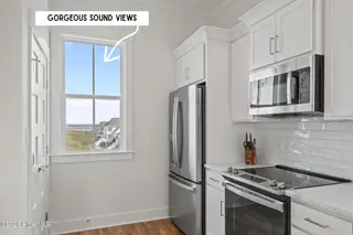 1607 W Fort Macon Road, Atlantic Beach, NC 28512 – photo 5: Kitchen