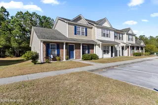 806 Springwood Drive, Jacksonville, NC 28546 – photo 2: 02