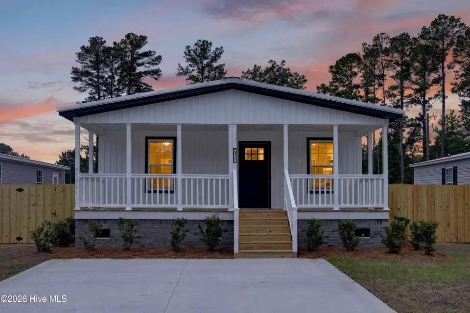 1021 Pine Ridge Court, Castle Hayne, NC 28429 – photo 1 of 31: 1021PineRidgeCourt-2_Dusk