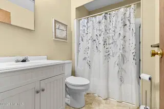 1 Lee Court, Jacksonville, NC 28546 — 3-bedroom home in Windsor Manor, Jacksonville, NC, photo 19 of 26: lee-20