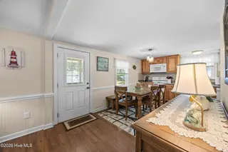 7108 Carolina Beach Road, Wilmington, NC 28412 – photo 7: 30_hallway