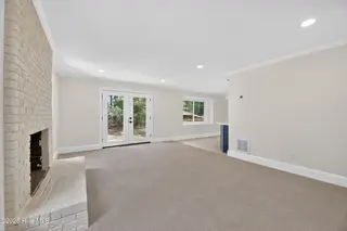 208 Dupont Circle, Greenville, NC 27858 – photo 7: Family room