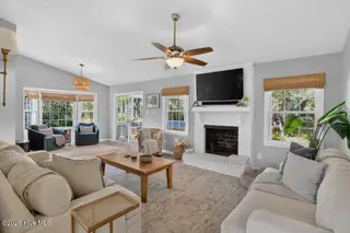 1203 Santa Lucia Road, New Bern, NC 28560 — 3-bedroom home in Fairfield Harbour, New Bern, NC, photo 7 of 24: Livingroom