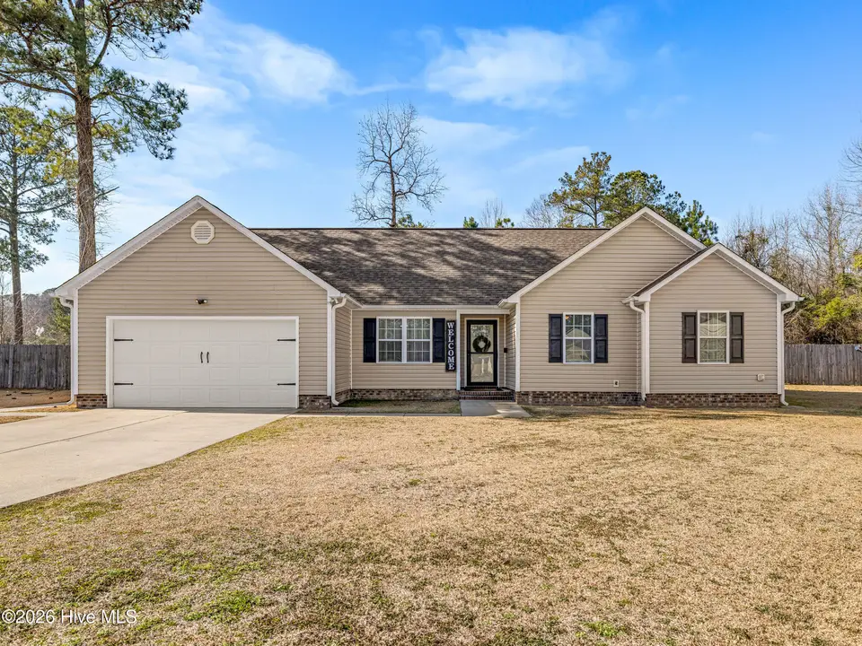 123 Walnut Hills Drive, Richlands, NC 28574 – photo 1 of 45: Front of house