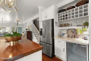 2108 Shepard Street, Morehead City, NC 28557 – photo 22: Wet bar