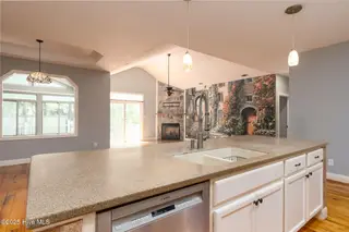 6321 Albatross Drive, New Bern, NC 28560 – photo 7: Kitchen