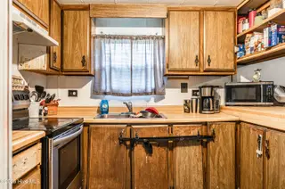 2820 Roseland Road, Aberdeen, NC 28315 – photo 10: Kitchen