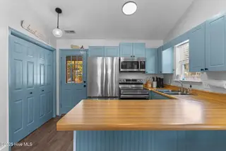 1304 E Oak Island Drive, Oak Island, NC 28465 – photo 11: 7-web-or-mls-BTS08557