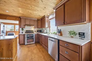 202 W Atlantic Boulevard, Atlantic Beach, NC 28512 – photo 10: 24-web-or-mls-img_3309