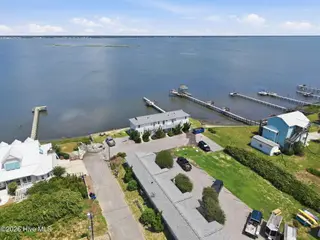 2306 Emerald Drive 7, Emerald Isle, NC 28594 – photo 15: 17-web-or-mls-DJI_20260806120908_0480_D_