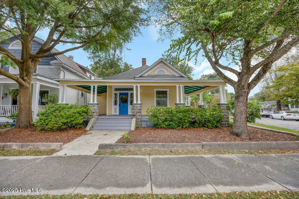1829 Wrightsville Avenue, Wilmington, NC 28403 – photo 1 of 26: Front