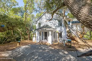 30 Cedar Court, Bald Head Island, NC 28461 — 4-bedroom home in BHI Stage II Cedar Ct, Bald Head Island, NC, photo 6 of 60