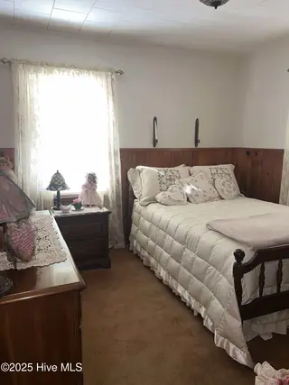 215 Nunn Street, Havelock, NC 28532 – photo 20: Guest room