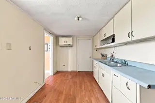 1106 Avery Street, Morehead City, NC 28557 – photo 12: 13-web-or-mls-1106 Avery St 036