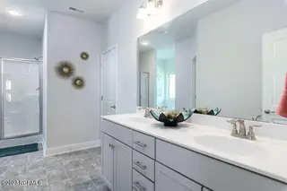 2129 Caracara Drive, New Bern, NC 28560 – photo 14: Master bath