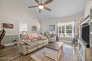420 Crown Drive, Washington, NC 27889 – photo 7: 19-web-or-mls-LHV_6543