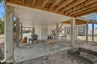 9005 E 9th Street, Surf City, NC 28445 — 4-bedroom home in Old Settlers Beach, Surf City, NC, photo 17 of 30
