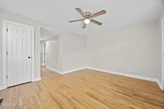 711 Ann Street, Wilmington, NC 28401 – photo 8: 15_living room