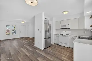 4190 Spirea Drive Unit D, Wilmington, NC 28403 – photo 13: Kitchen