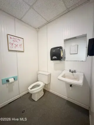 114 E Main Street, Whiteville, NC 28472 – photo 14: Bathroom 1