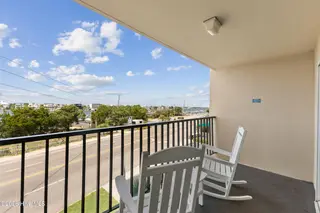 104 S Lumina Avenue S 203, Wrightsville Beach, NC 28480 — 1-bedroom condo in Summer Sands Condominiums, Wrightsville Beach, NC, photo 20 of 27: 22_img_7266