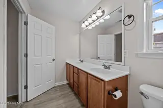 4015 W T Whitehead Drive, Jacksonville, NC 28546 – photo 12: Master Bedroom Bathroom