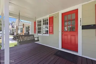 1812 Greensboro Street, New Bern, NC 28560 – photo 3: 26-web-or-mls-0C0A6039