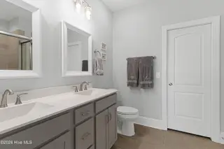 135 Sea Grove Lane, Beaufort, NC 28516 – photo 14: Primary suite