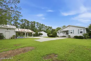 2610 W Forest Drive, Newport, NC 28570 – photo 13: 33-web-or-mls-2610-W-Forest-010_edit