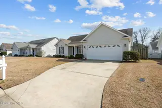 109 Sellhorn Boulevard, New Bern, NC 28562 – photo 4: 4-web-or-mls-DSC_2274