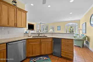 201 Shipwreck Lane, Emerald Isle, NC 28594 – photo 7: Kitchen Scilly Cat 2