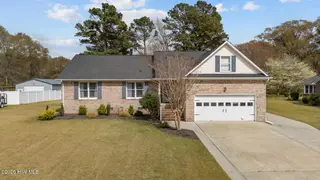 216 Pinewood Drive, New Bern, NC 28562 – photo 8: 3-web-or-mls-DJI_20260326153400_0035_D