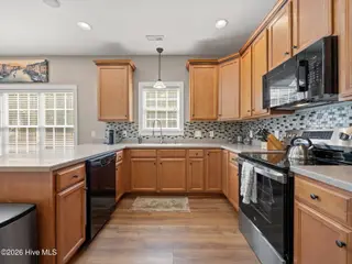 301 Savannah Drive, Jacksonville, NC 28540 – photo 12: 13-web-or-mls-301 Savannah Dr. 24