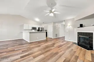 2209 Locksley Woods Drive G, Greenville, NC 27858 – photo 11: 20-web-or-mls-IMG_0014